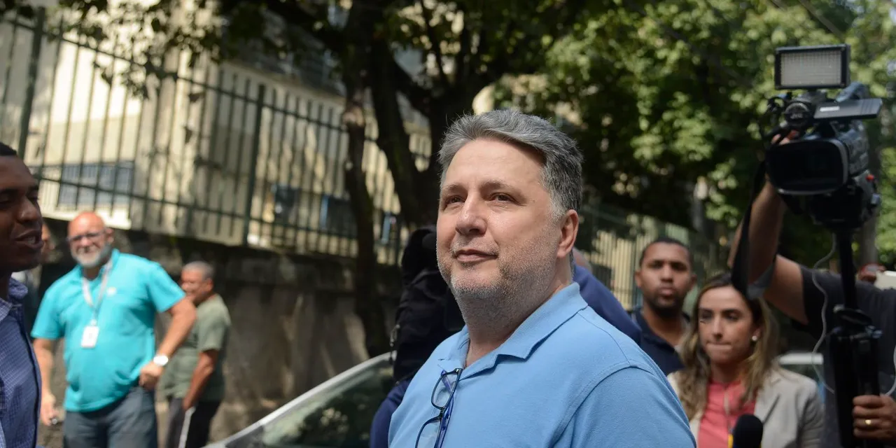 TSE decide que votos para Garotinho serão anulados