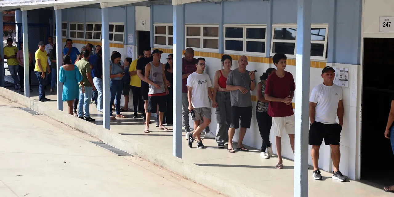 Zanin manda ampliar horário de votação até as 19h em todo o país