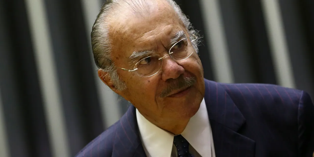 Ex-presidente José Sarney segue internado em hospital de São Paulo