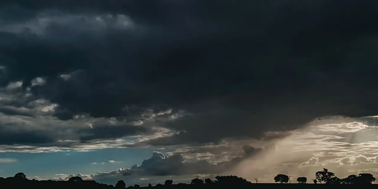 Feriado tem alerta para tempestades em quase todo o país