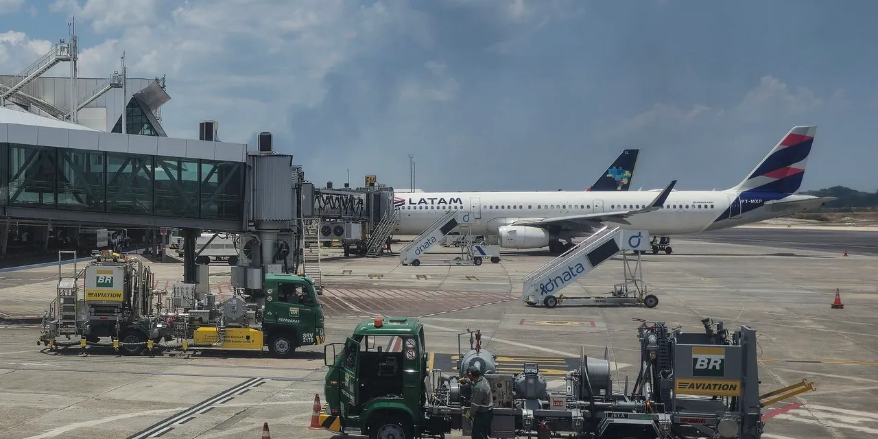 Petrobras reajusta preço médio do querosene de aviação em 11,76%